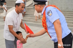 大暑夏正浓，晨钟暮鼓，爱路护路宣讲不止！